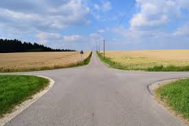 Di Persimpangan Jalan ~ Sebuah Tulisan